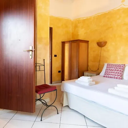 Welcomely - Cafe Del Mar Apartment